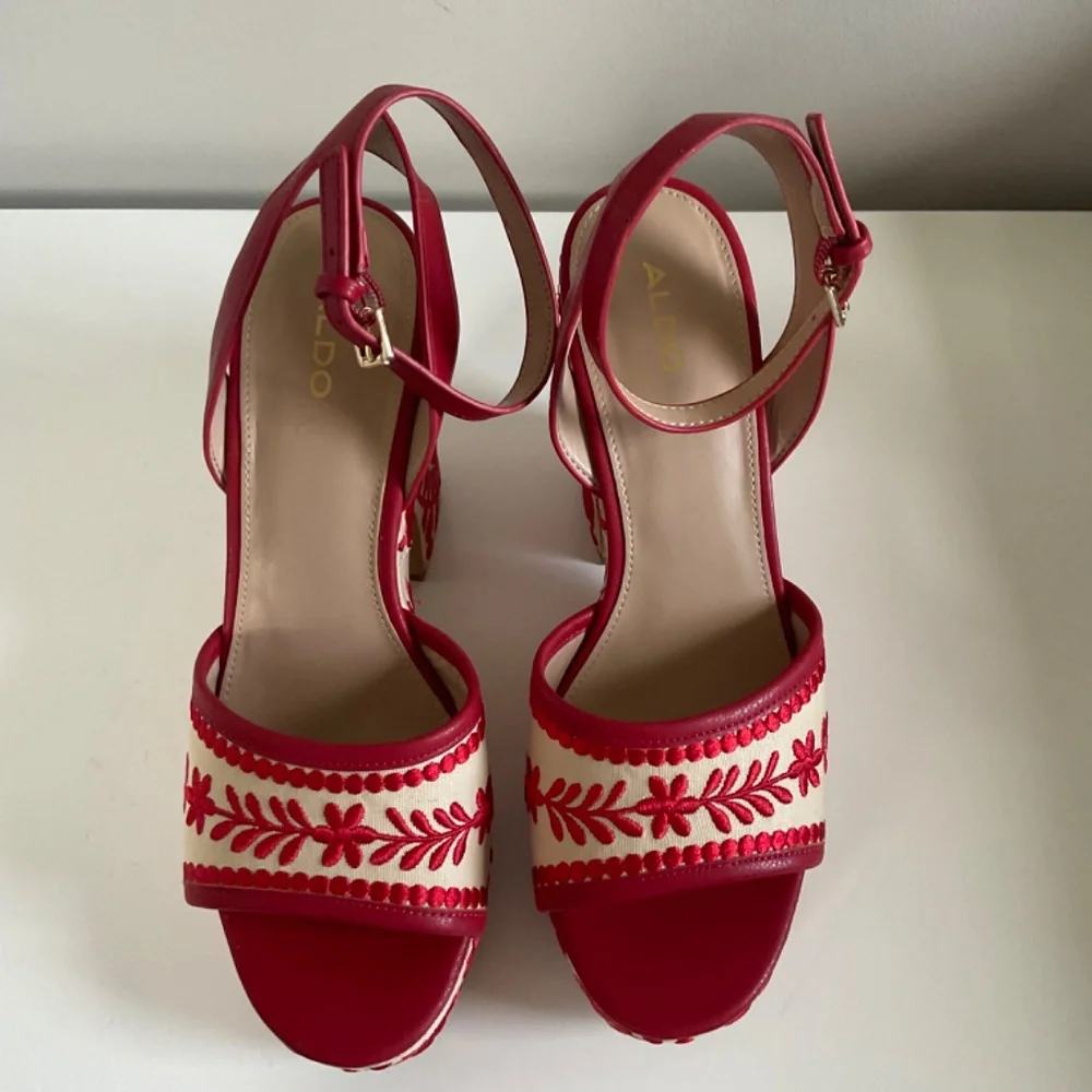 Red and Cream Embroidered Women's Sandals - Picture 4 of 5